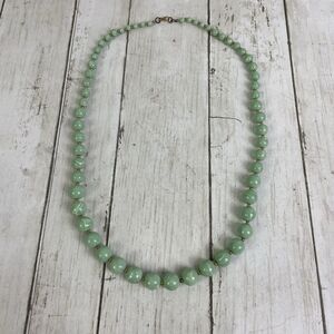 VTG Monet Mint Green Swirled Necklace Graduated Size Gold Tone Accent Beads